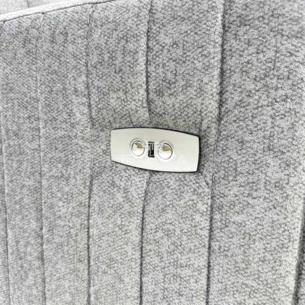 Sistema eléctrico de la Silla Reclinable para levantar los pies. Tapizado en tela repelente al agua y de fácil limpieza. Silla reclinable eléctrica. Reclinables en Bucaramanga.