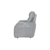 Vista lateral de la Silla Reclinable Delfos color gris, con sistema eléctrico para levantar los pies. Tapizado en tela repelente al agua y de fácil limpieza. Silla reclinable eléctrica. Reclinables en Bucaramanga.