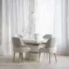 Comedor París de 4 puestos, un comedor en madera pequeño, pintado en Poliuretano color blanco y mesa con acabado marmolizado, cuatro sillas con tapizado de fácil limpieza. Comedor de 4 puestos moderno, Juegos de comedor en Bucaramanga. Comedores en oferta en Bucaramanga