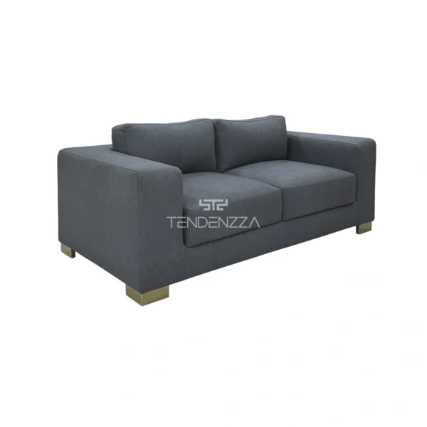 Costado derecho del Sofá de 2 puestos para la sala principal. Sofá Amsterdam de 2 puestos tapizado en tela de apariencia cuero color negro. Sofá de 2 plazas, Sofá de 1.80 mts, Sofá de dos puestos modernos, Sofás en Bucaramanga. Muebles en oferta en Bucaramanga