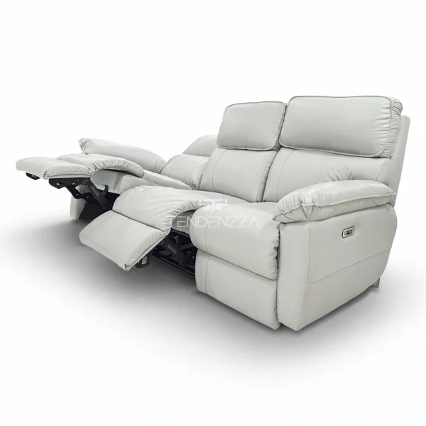Puesto del centro del Sofá Reclinable 3 puestos en Cuero natural color gris, con sistema Zero Gravity. Sofá Reclinable eléctrico, Reclinables en Cuero, Muebles Reclinables en Bucaramanga. Sofá para ver TV. Sofá Reclinable TENDENZZA de 3 puestos