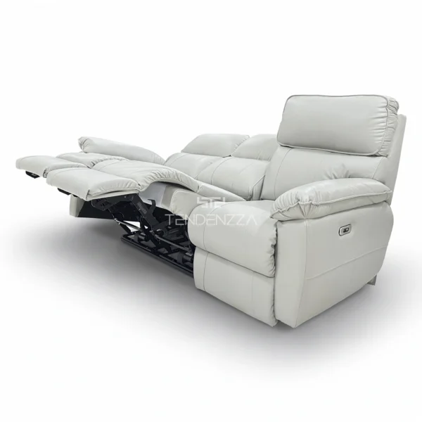 Puesto del centro extendido del Sofá Reclinable 3 puestos en Cuero natural color gris, con sistema Zero Gravity. Sofá Reclinable eléctrico, Reclinables en Cuero, Muebles Reclinables en Bucaramanga. Sofá para ver TV. Sofá Reclinable TENDENZZA de 3 puestos