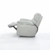 Segunda posición de la Silla Reclinable Tendenzza eléctrica en Cuero natural color gris, con sistema Zero Gravity. Sillón Reclinable eléctrico, Silla Reclinable en Cuero, Silla Reclinable en Bucaramanga, Silla Reclinable 1 puesto